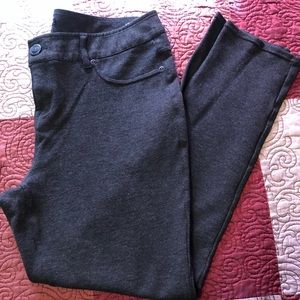 Maurices Gray Large Short Stretch Skinny Pants